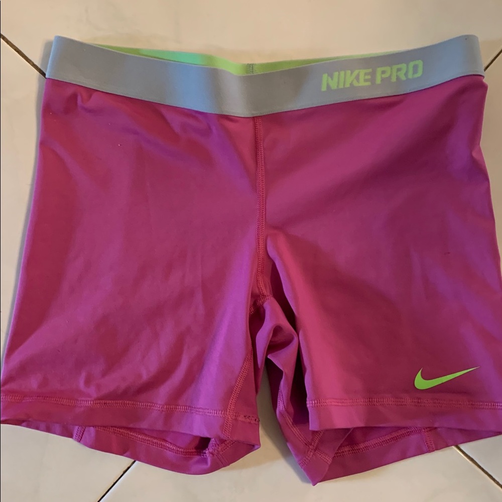 Nike pro large shorts